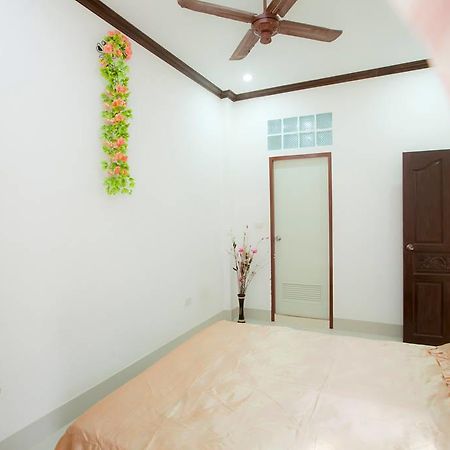 New Era Guesthouse Phuket Kültér fotó