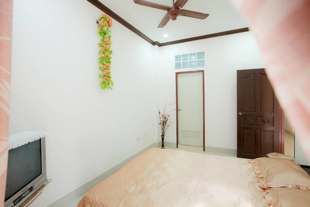 New Era Guesthouse Phuket Kültér fotó
